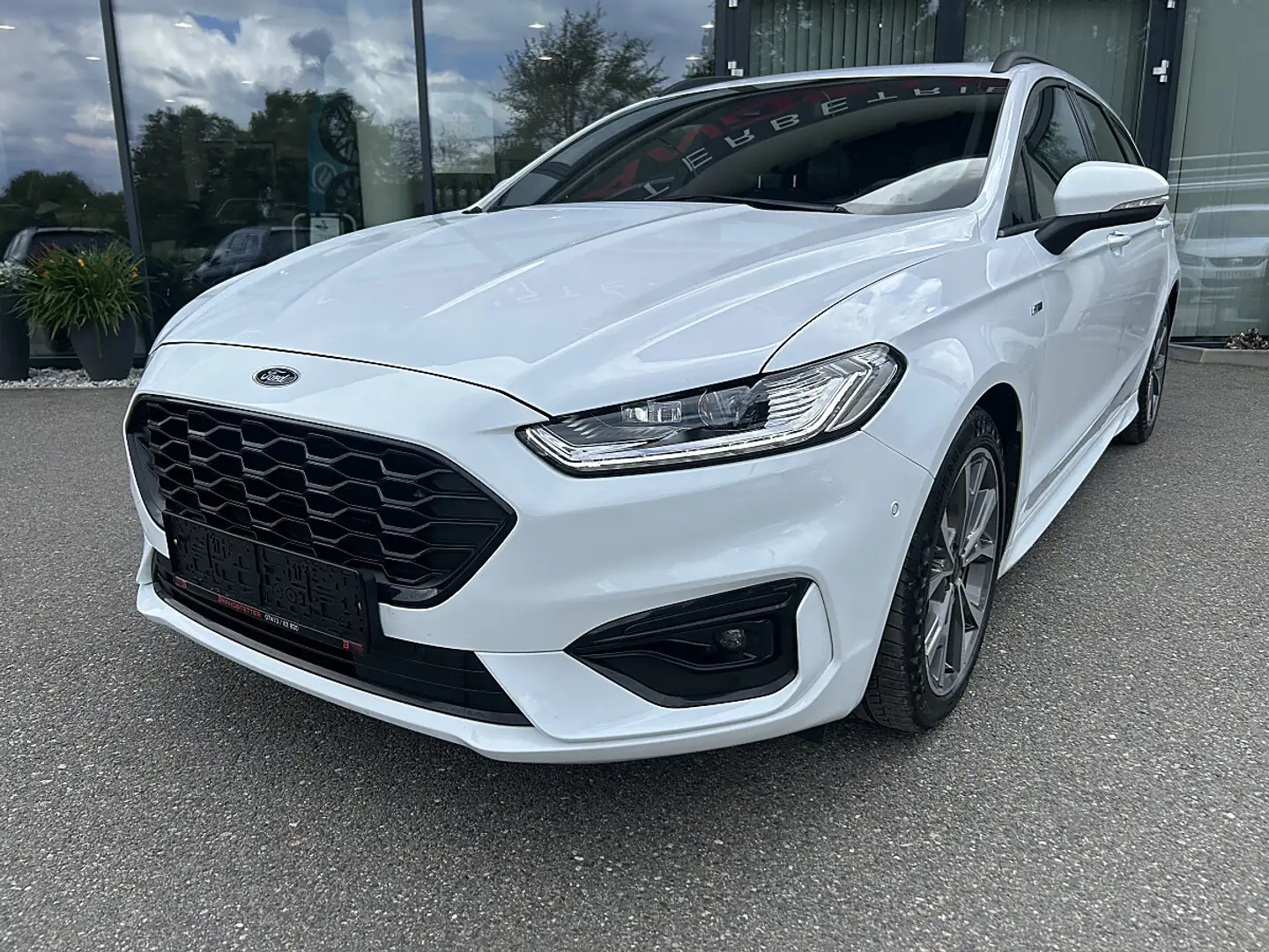 Ford Mondeo Traveller ST-Line 2,0 Hybrid Aut. Weiß - 2
