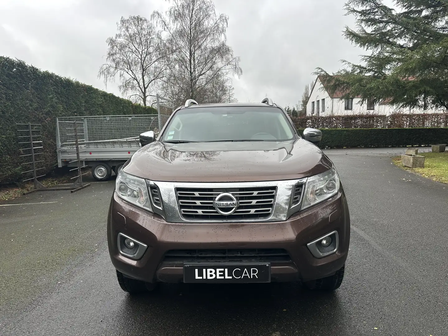 Nissan Navara Double Cabine *Auto* *Carnet Full* *PAM**GARANTIE* Brun - 2