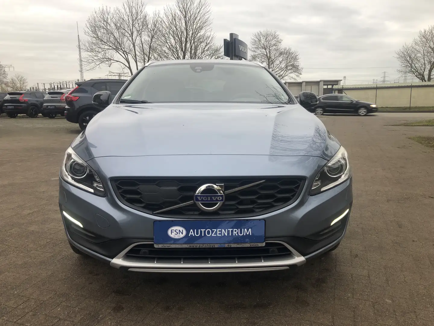 Volvo V60 Cross Country +Xenon+Navi+Kindersitze Bleu - 2