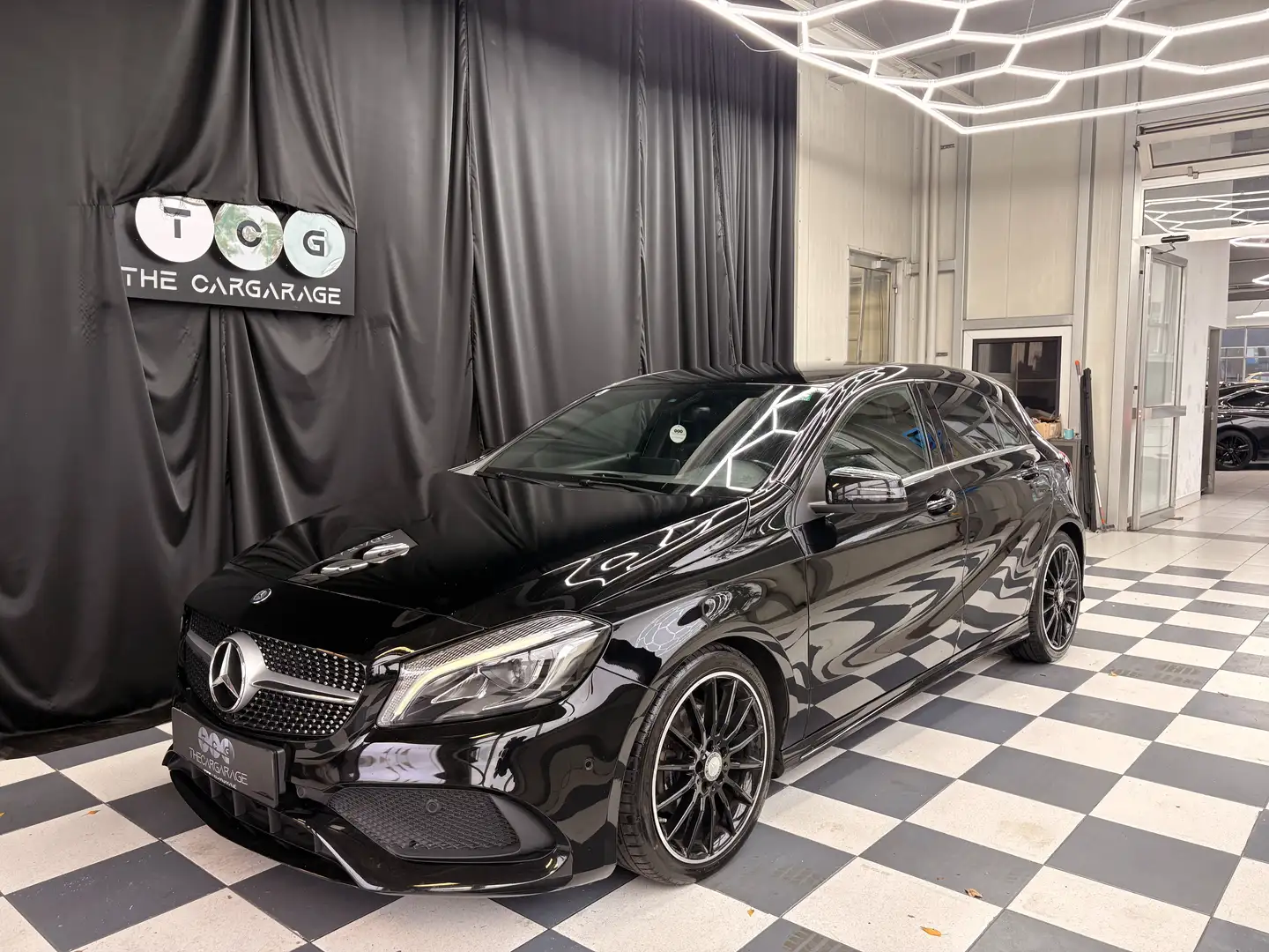 Mercedes-Benz A 200 A 200 CDI / d 4Matic (176.002) Schwarz - 1