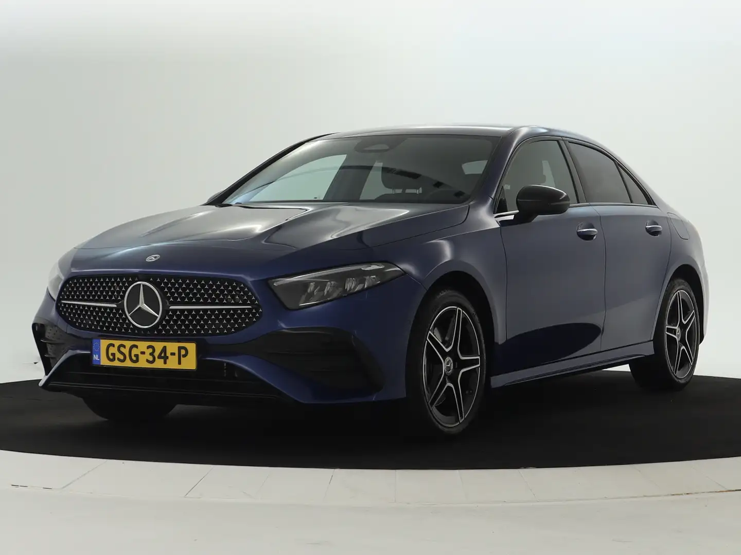 Mercedes-Benz A 250 e AMG NIghtpakket | Distronic | Keyless Go | Dode Blauw - 1