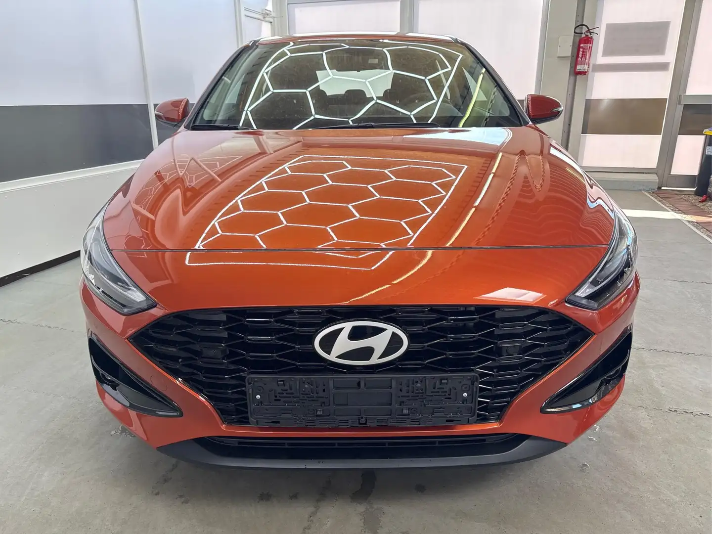 Hyundai i30 STYLE SHZ NAVI ALU LED RFK PDC 1.5 T-GDi 103kW/... Orange - 2