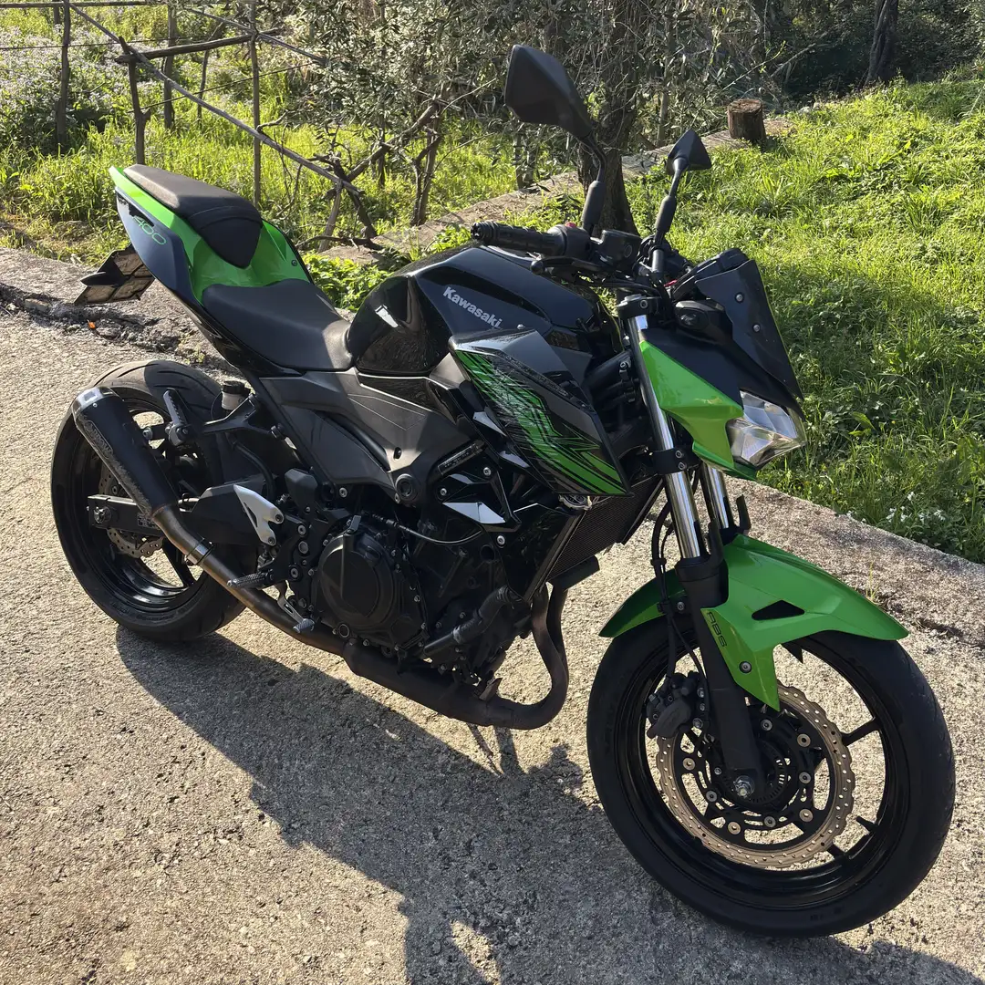 Kawasaki Z 400 Negro - 2