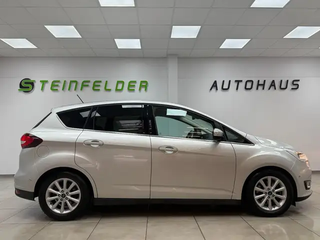 Ford C-Max view 4