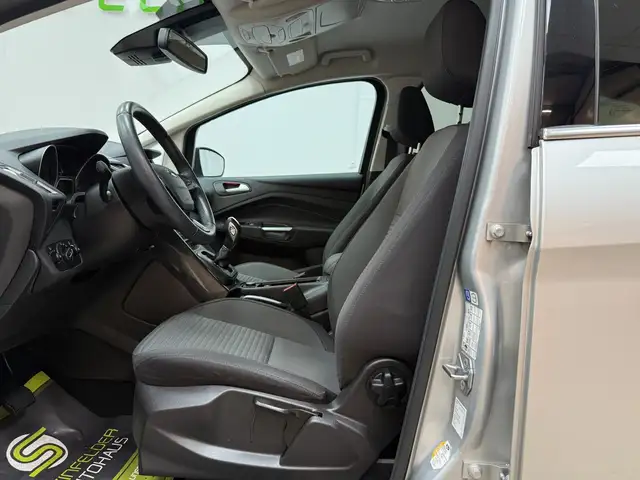 Ford C-Max view 11