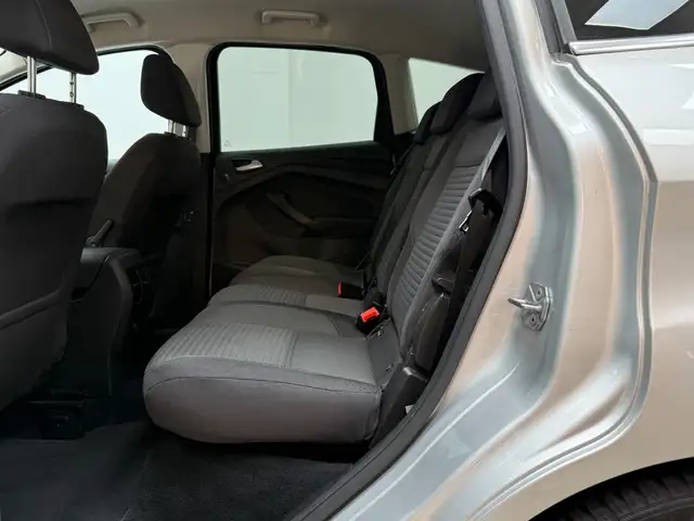 Ford C-Max view 13