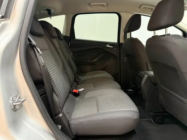 Ford C-Max view 14