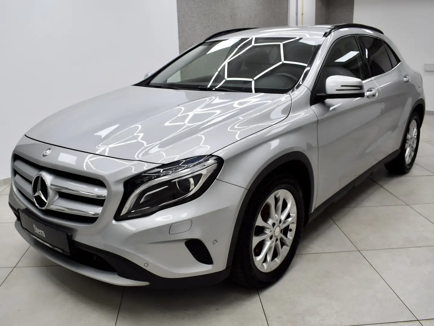 Mercedes-Benz GLA 220 d 4M 7G Style Offroad BiXen Navi AHK RCam Grigio - 2