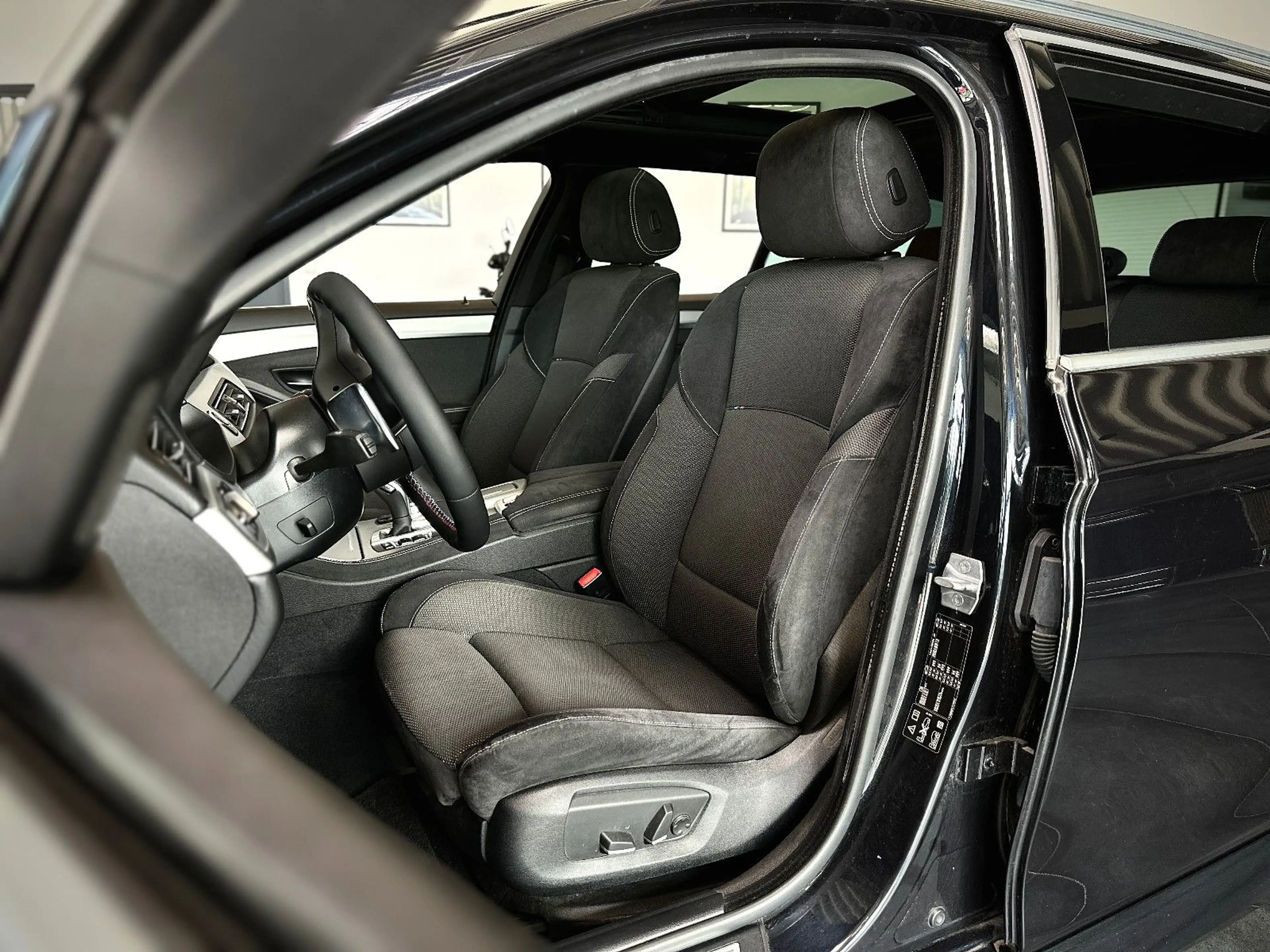 BMW 535 d xDrive M Sport*ACC*Standheizung*HUD*AHK* — photo 4