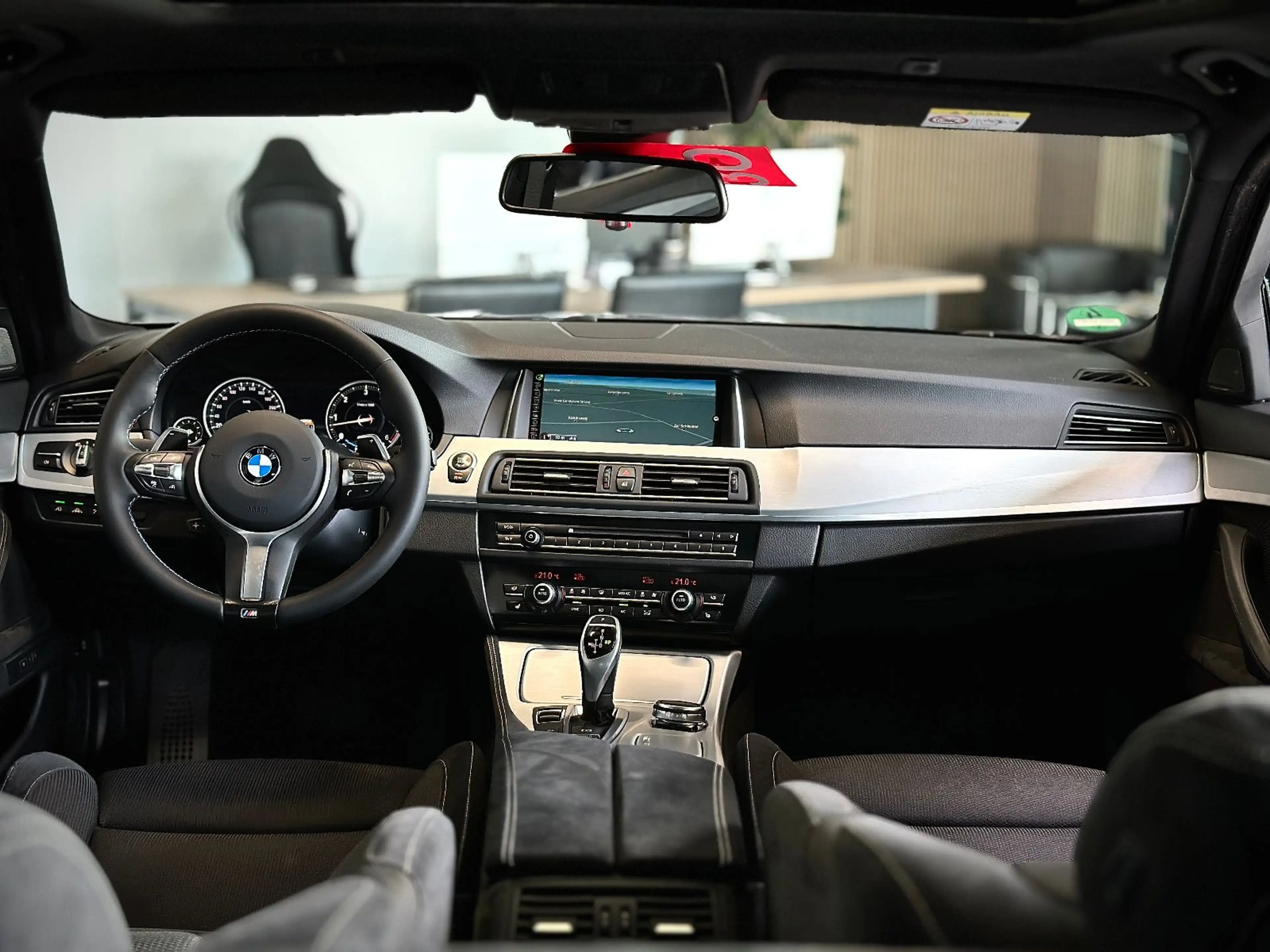 BMW 535 d xDrive M Sport*ACC*Standheizung*HUD*AHK* — photo 9