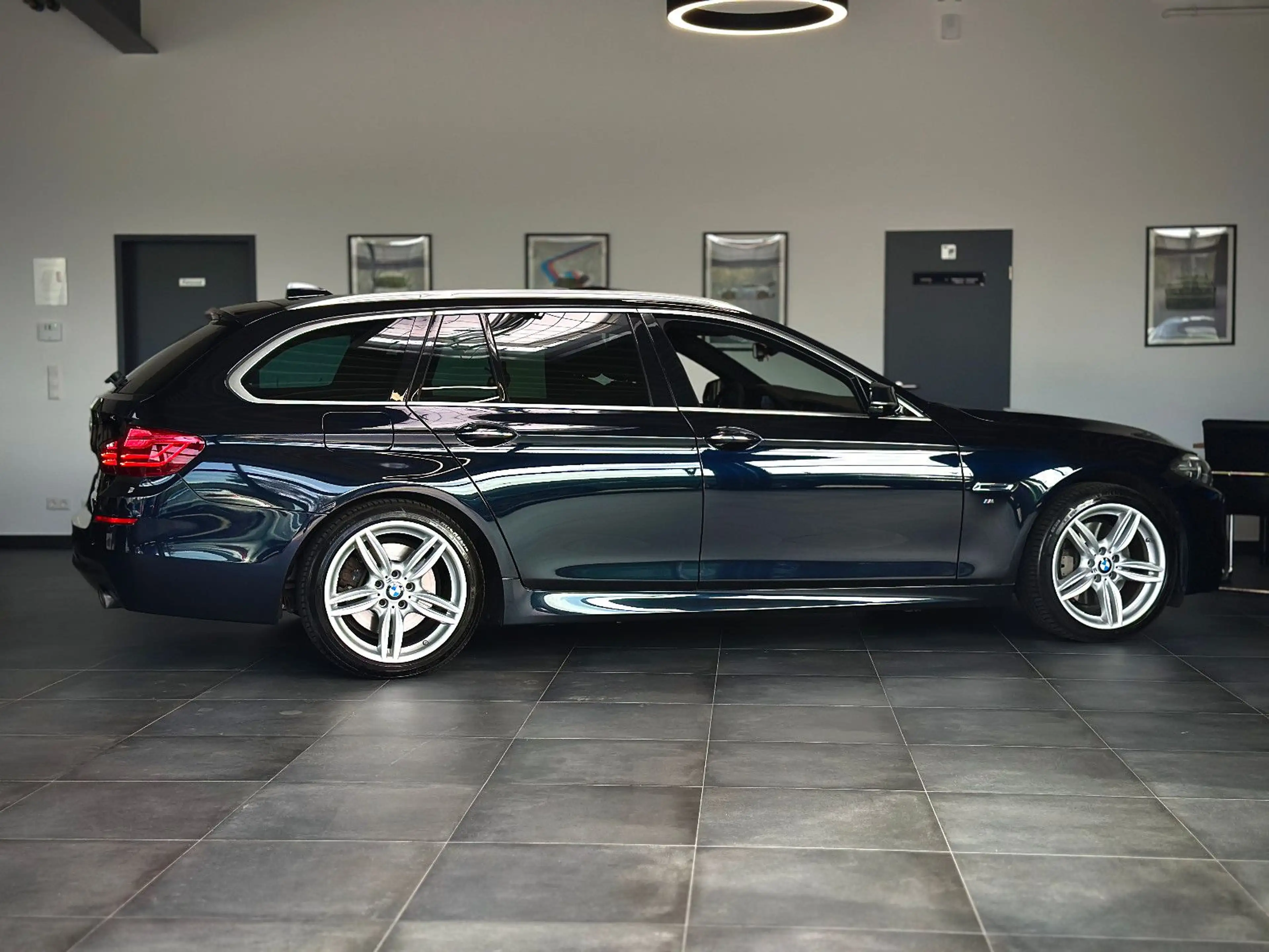 BMW 535 d xDrive M Sport*ACC*Standheizung*HUD*AHK* — photo 2