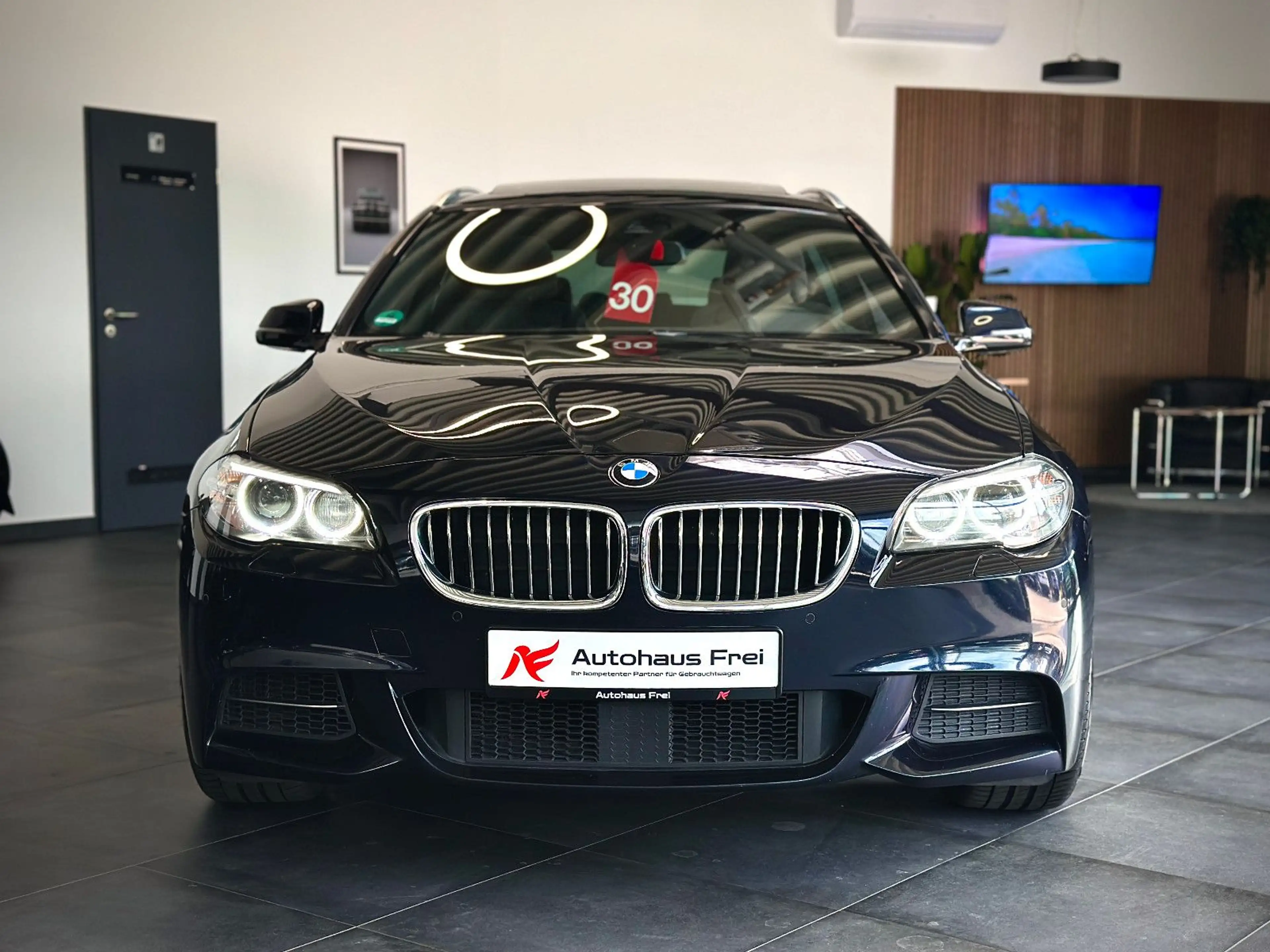 BMW 535 d xDrive M Sport*ACC*Standheizung*HUD*AHK* — photo 5