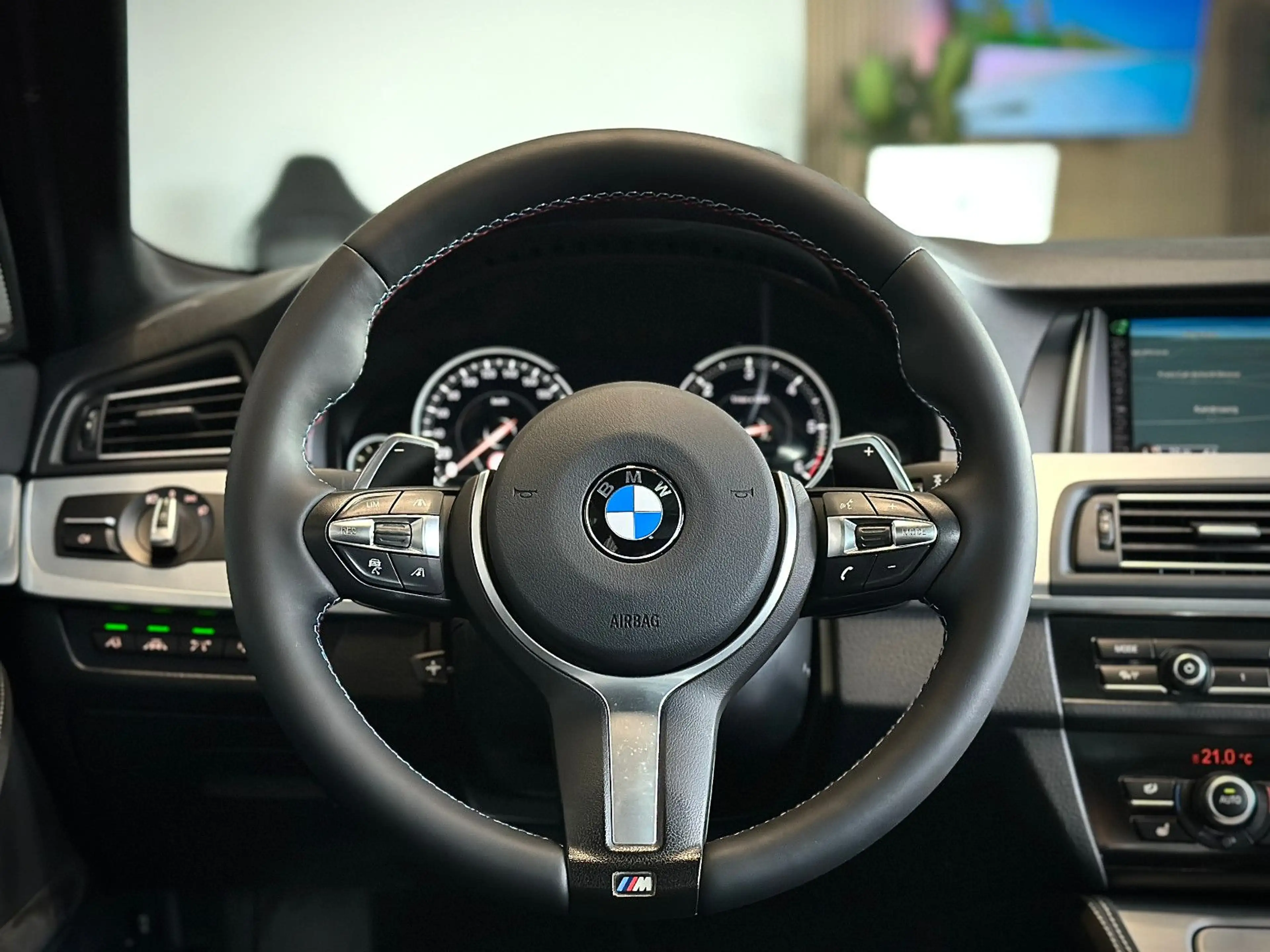 BMW 535 d xDrive M Sport*ACC*Standheizung*HUD*AHK* — photo 11