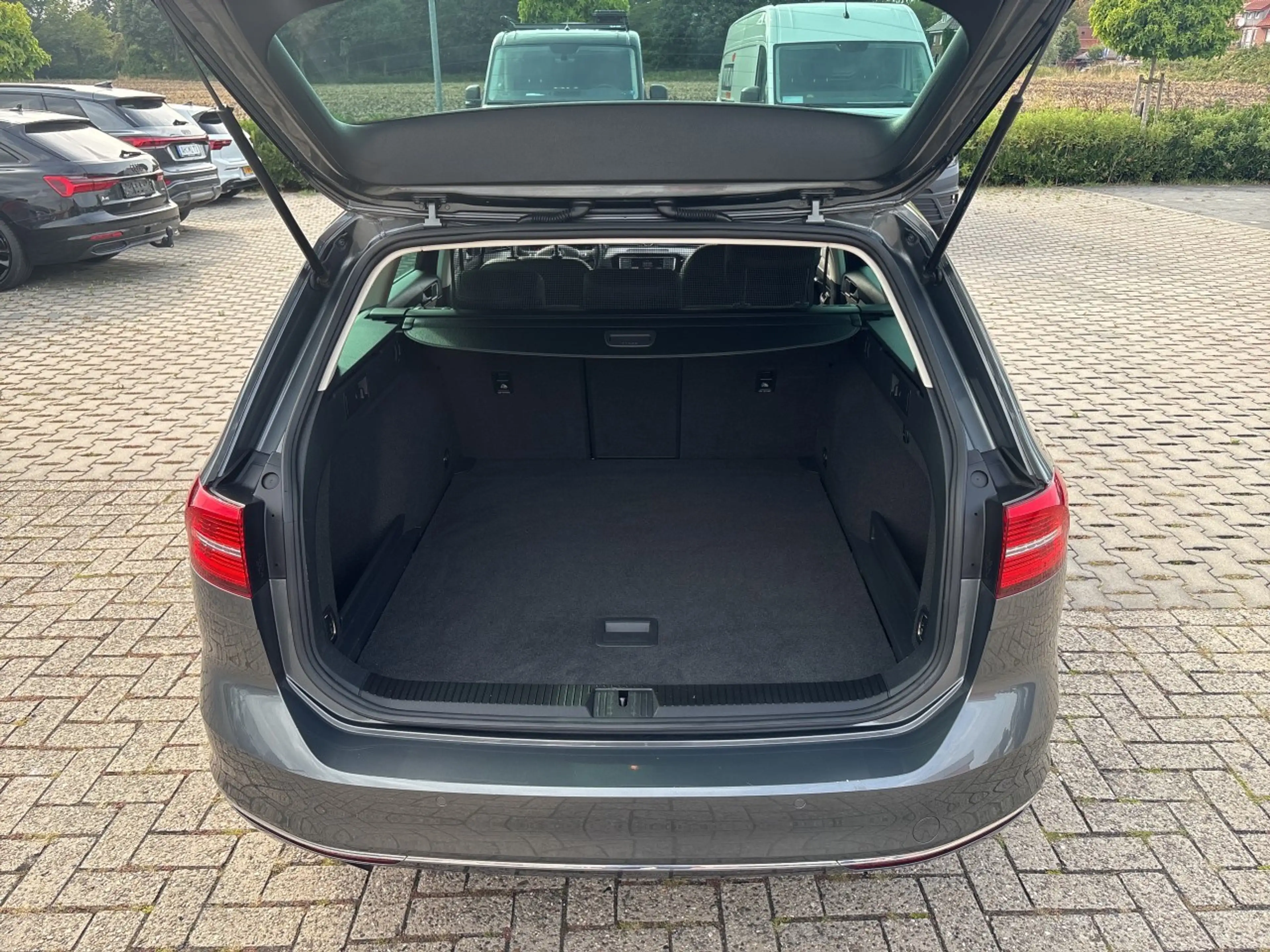 Volkswagen Passat Variant Highline Sitzklima/LED/DAB — photo 11