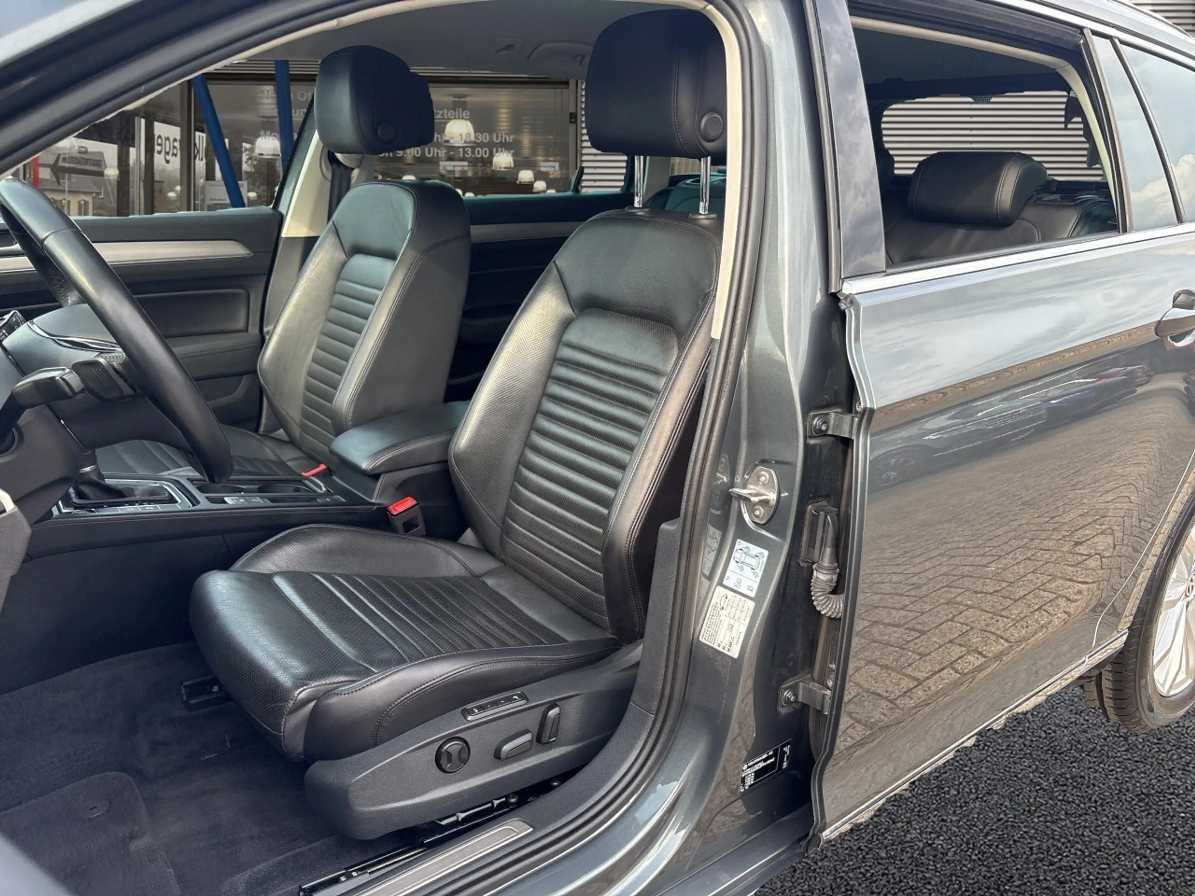 Volkswagen Passat Variant Highline Sitzklima/LED/DAB — photo 12