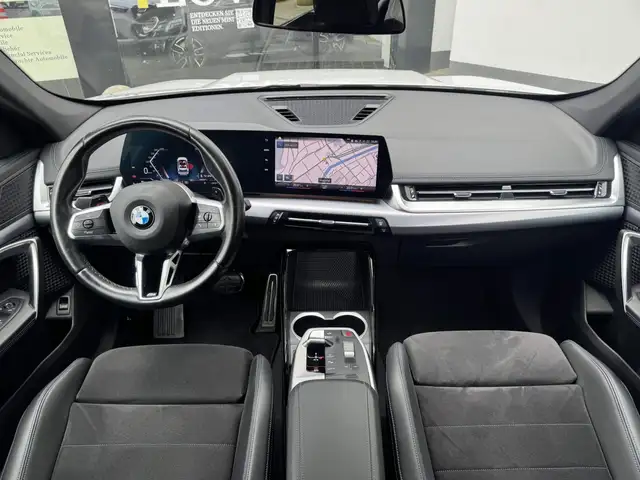 BMW X1 view 3