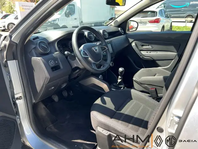 Dacia Duster view 10