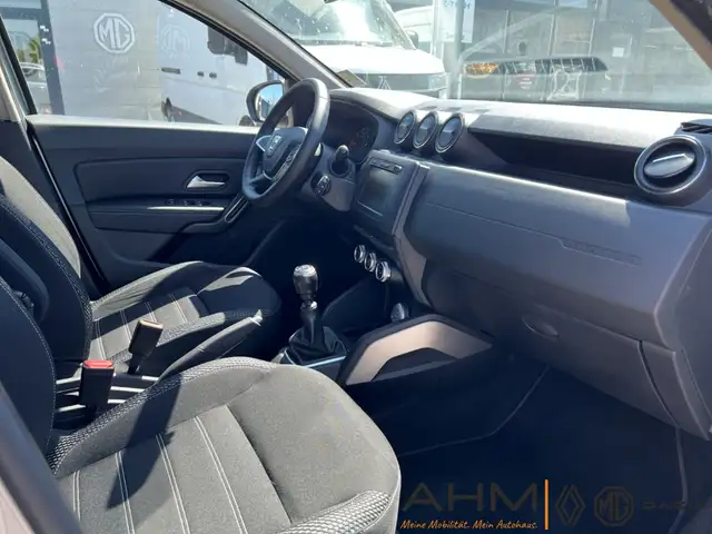 Dacia Duster view 14