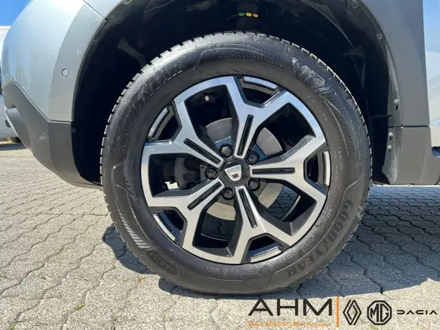 Dacia Duster view 8