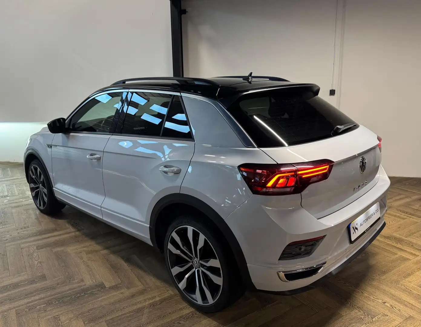 Volkswagen T-Roc 1.5 TSI Sport Business R-Line CAM PDC Wit - 2
