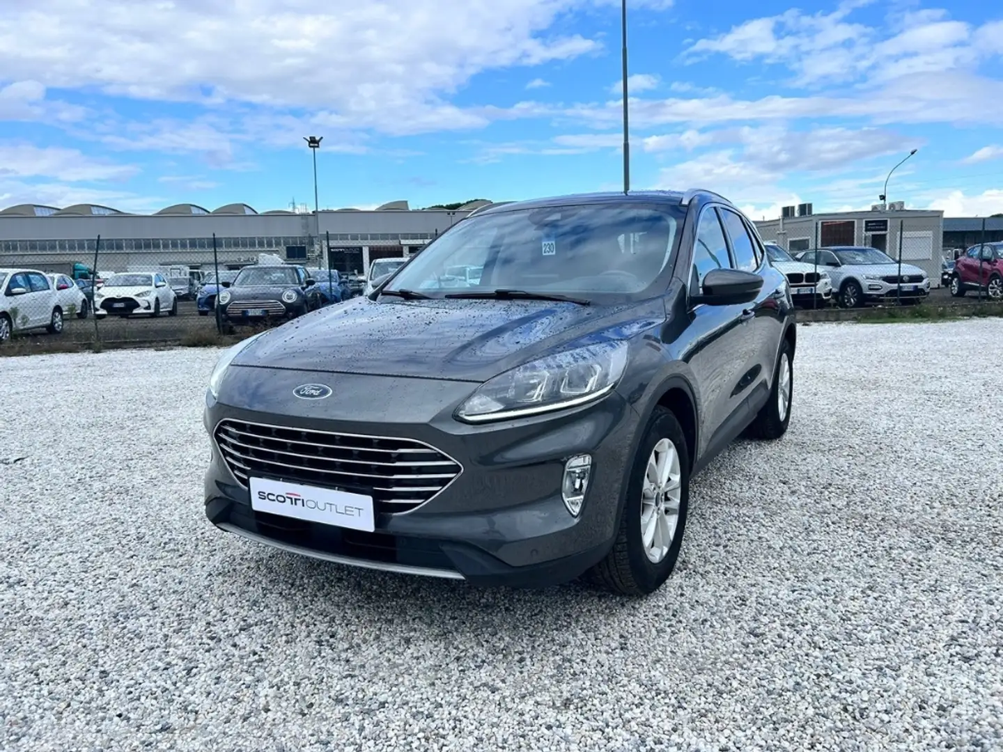 Ford Kuga 1.5 EcoBoost Titanium Grau - 1