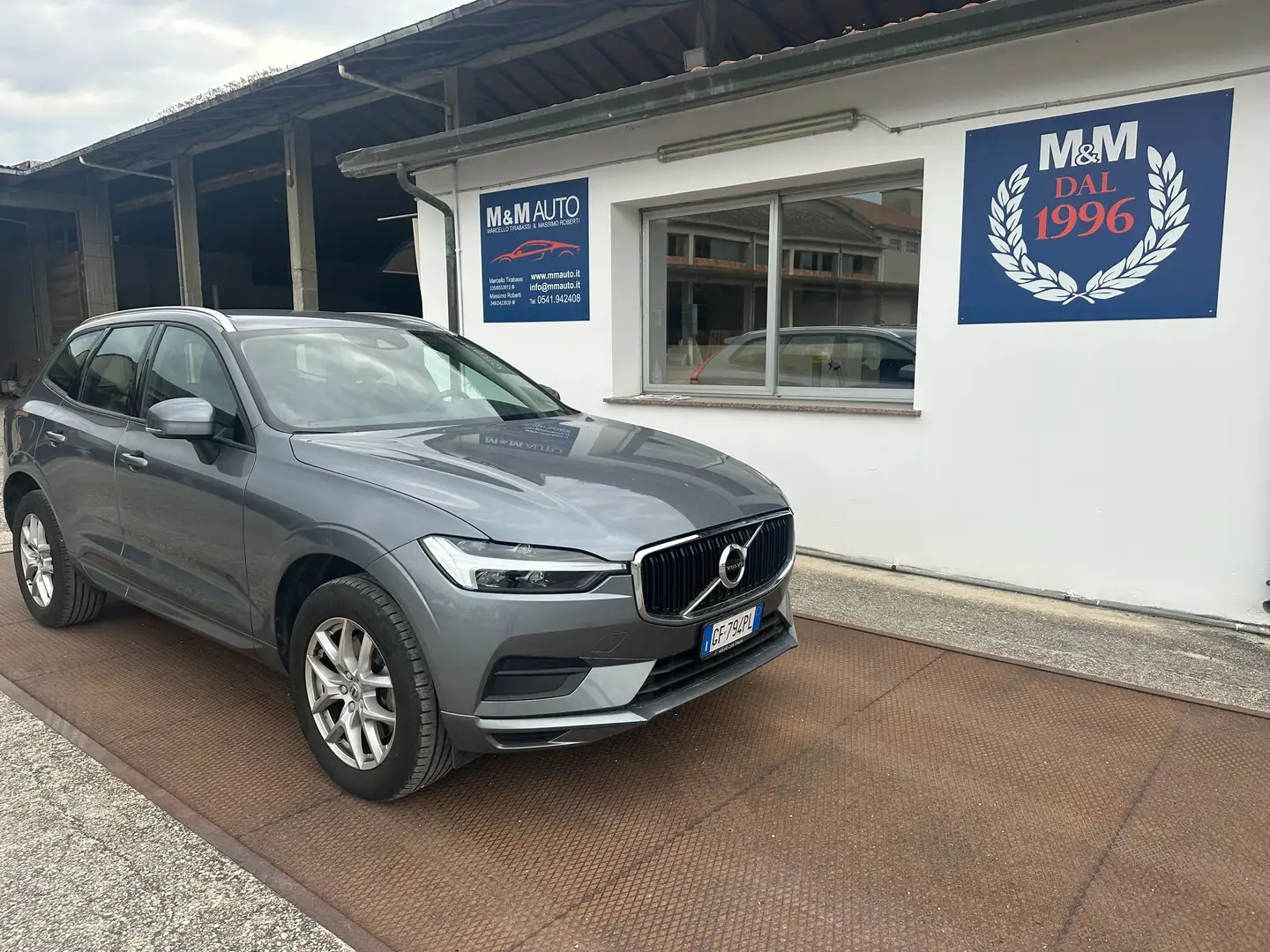 Volvo XC60 XC60 II 2018 2.0 b4 Momentum awd auto my20 Grigio - 2