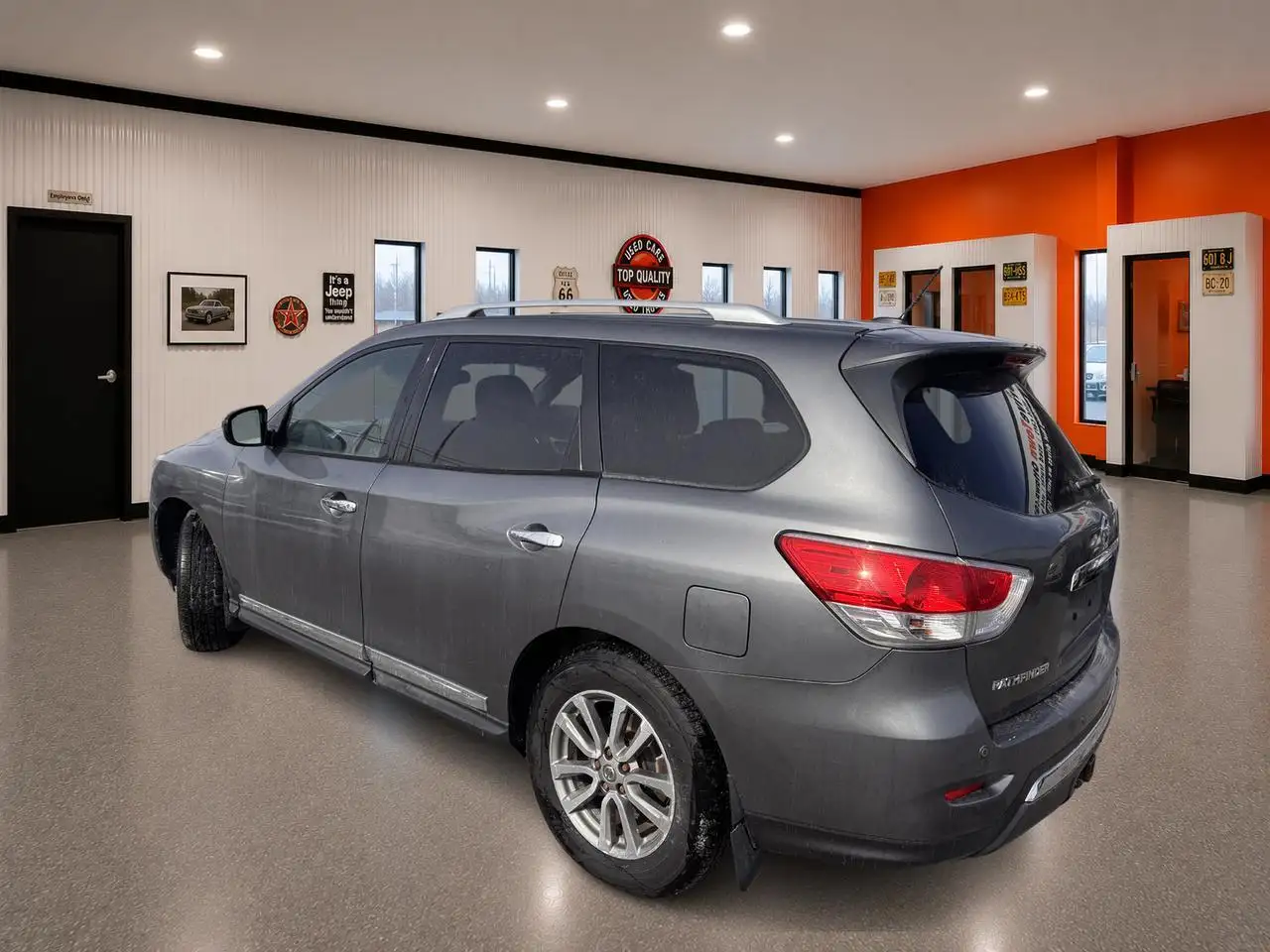 Nissan Pathfinder снимка Nissan Pathfinder