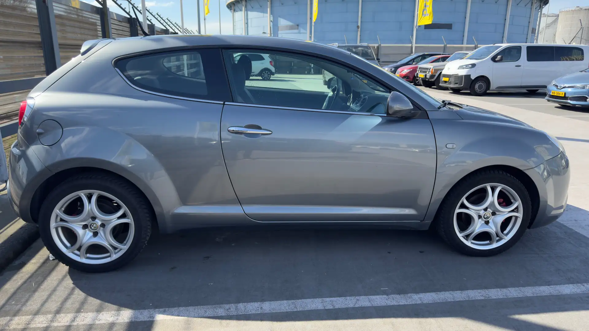 Alfa Romeo MiTo 1.4 Gris - 2