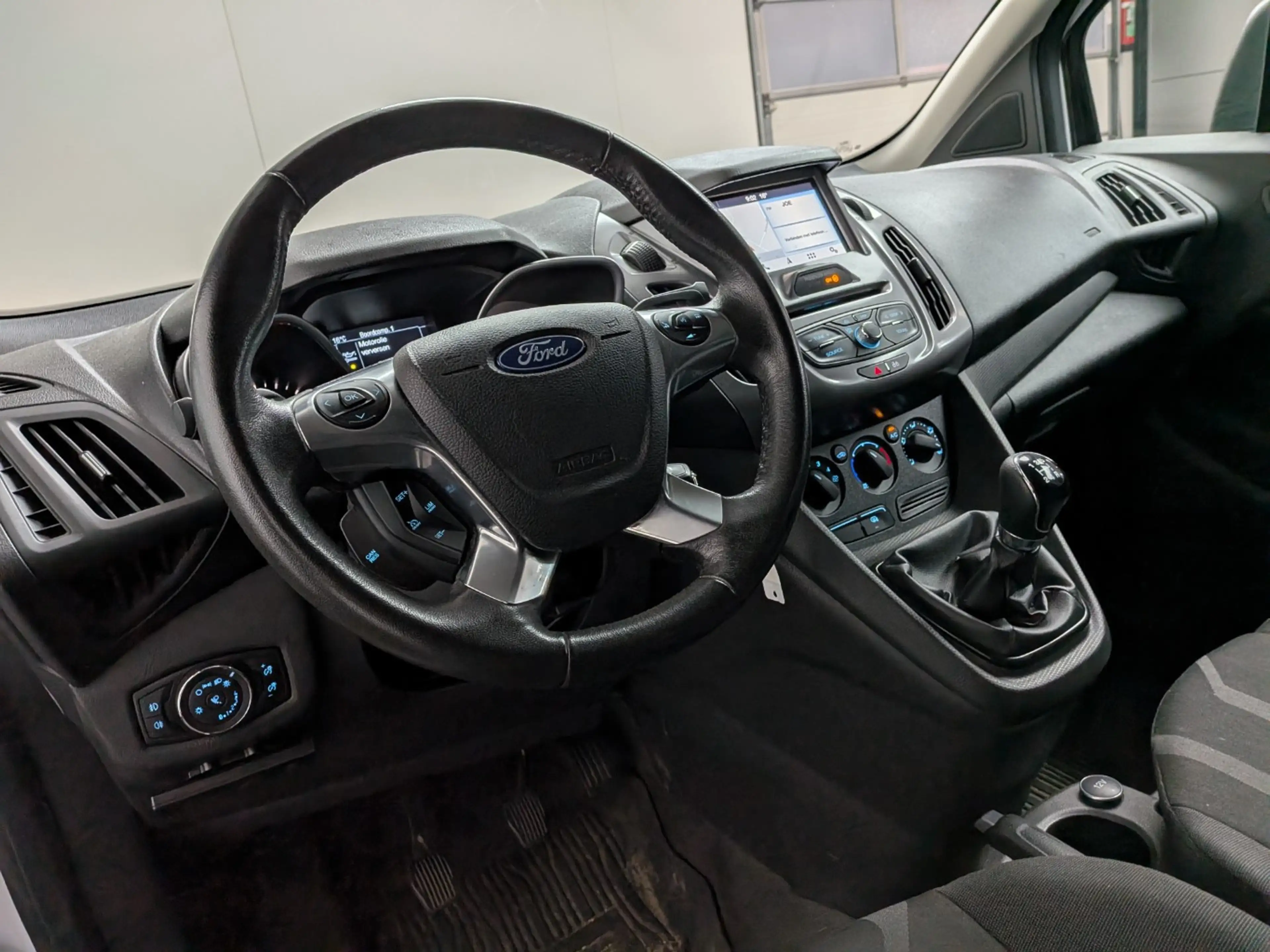 Ford Transit Connect 1.5 TDCI L1 Trend — photo 5