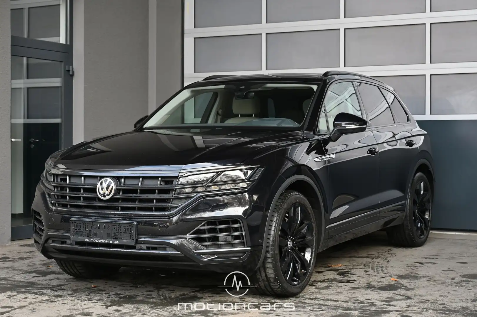 Volkswagen Touareg 3.0 V6 TDI Elegance 4Motion SCR Noir - 1