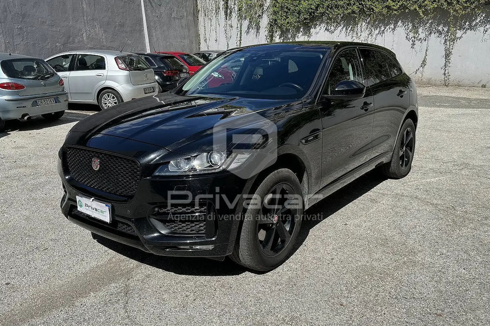 Jaguar F-Pace F-Pace 2.0 D 180 CV AWD aut. R-Sport Černá - 1