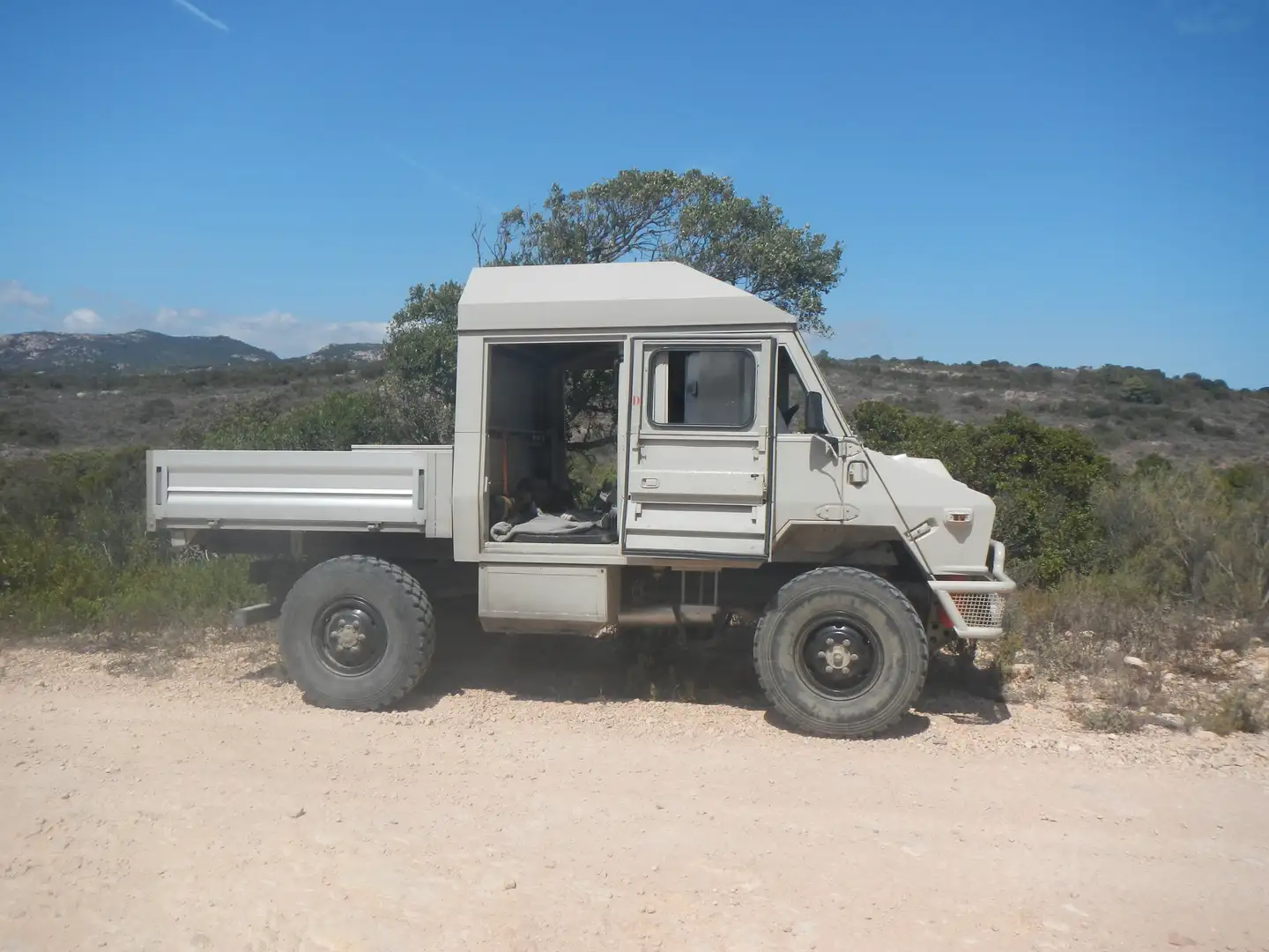 Iveco Daily VM90 Beige - 1