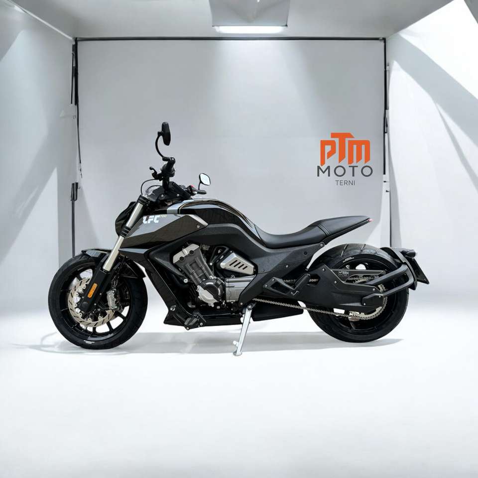 Benda Others LFC 700 a domiciol da 210€ Mese poi decidi