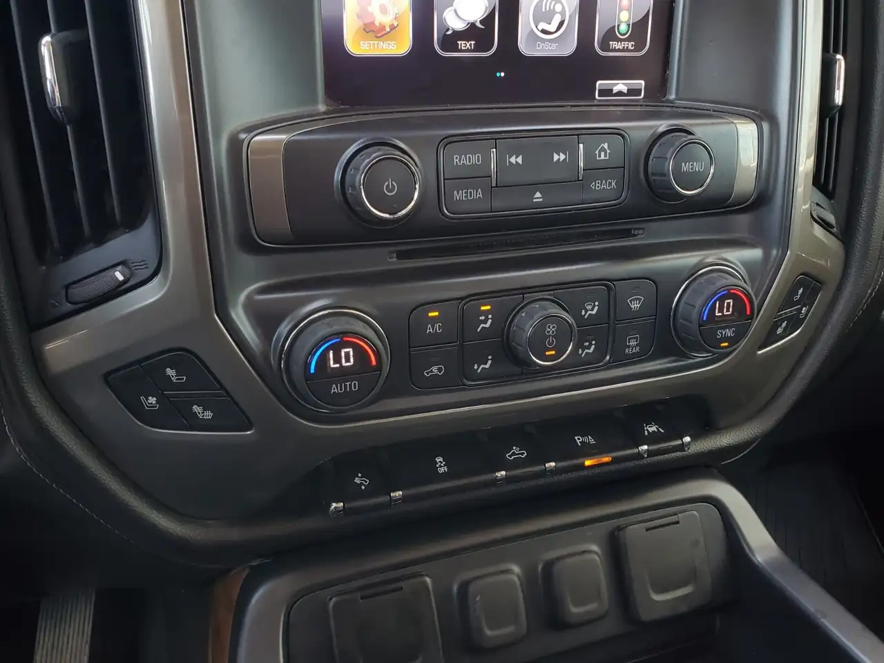 Chevrolet Silverado 1500 photo Chevrolet Silverado 1500