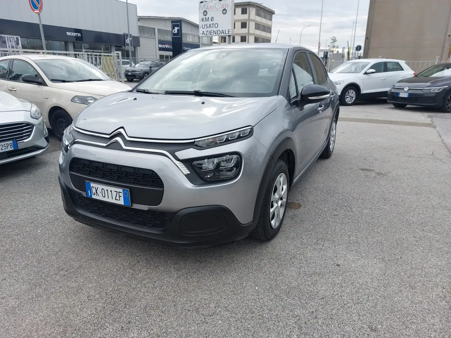 Citroen C3 1.2 Puretech Feel S&S Grijs - 1