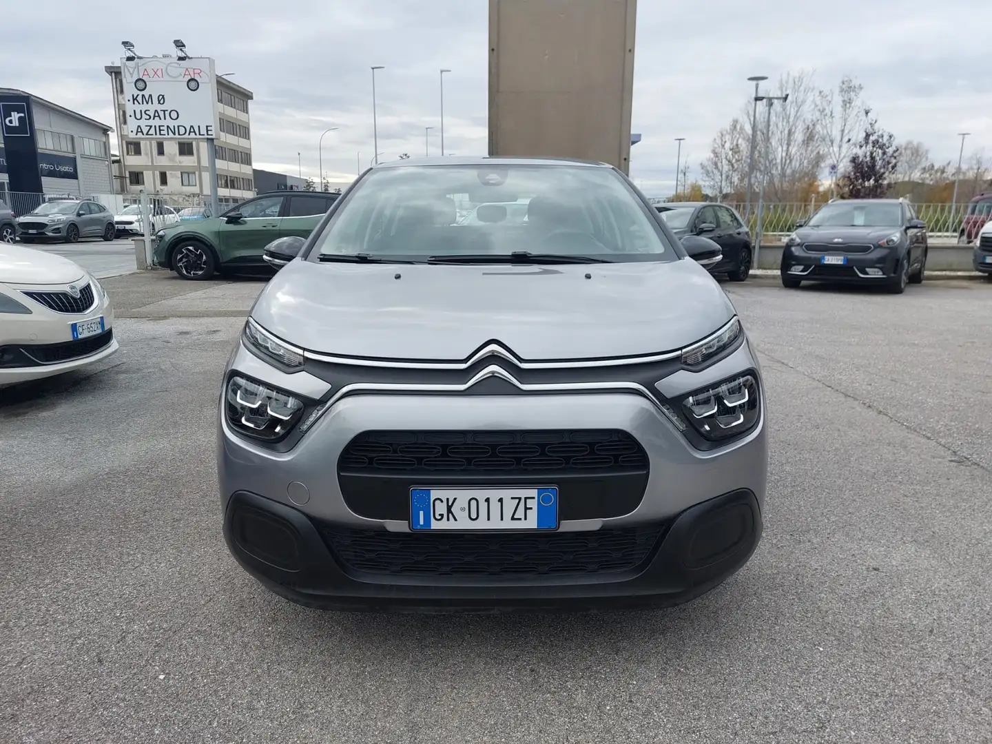 Citroen C3 1.2 Puretech Feel S&S Grijs - 2
