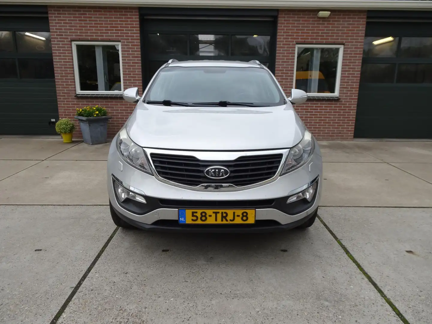 Kia Sportage 1.6 GDI ISG X-clusive Grijs - 2