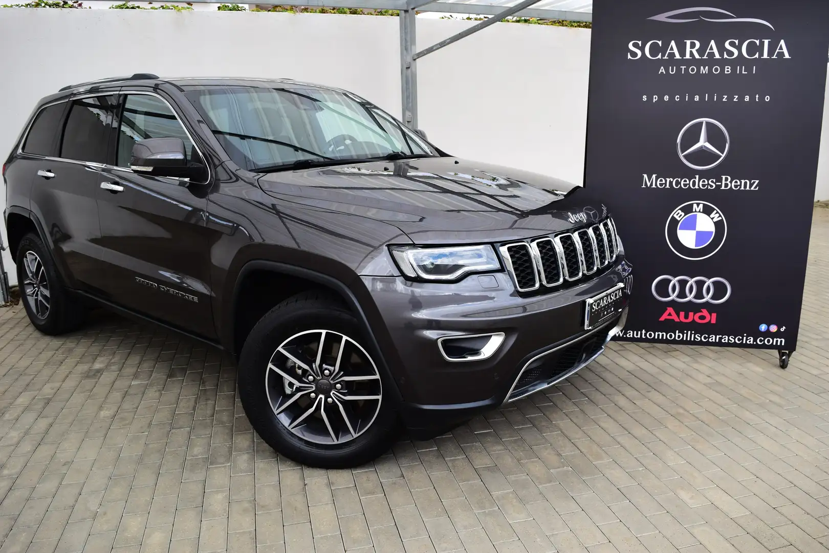 Jeep Grand Cherokee 3.0 CRD V6 250 cv Automatica Limited Grigio - 1