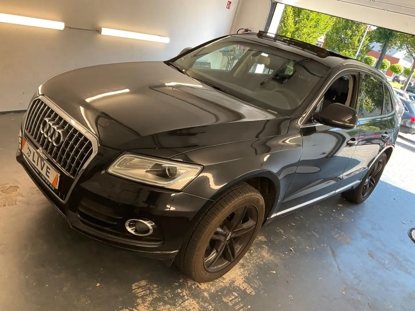 Audi Q5 2.0 TFSI quattro +BI-XENON+PANO+LEDER+AHK+NAV Schwarz - 1