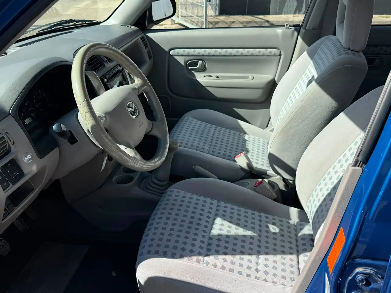Mazda Demio 1.4, foto 7
