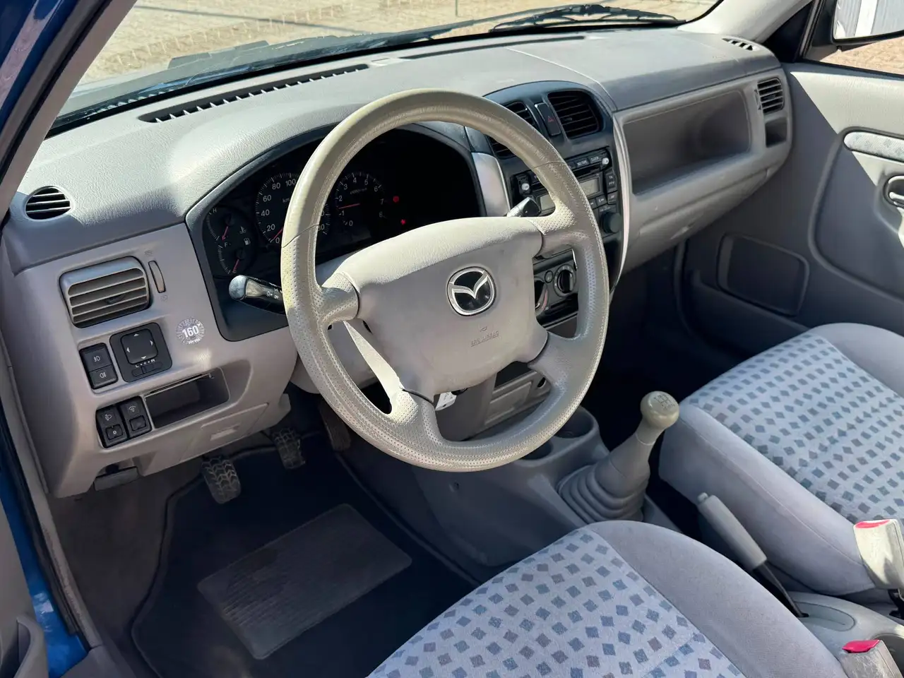 Mazda Demio 1.4, foto 8