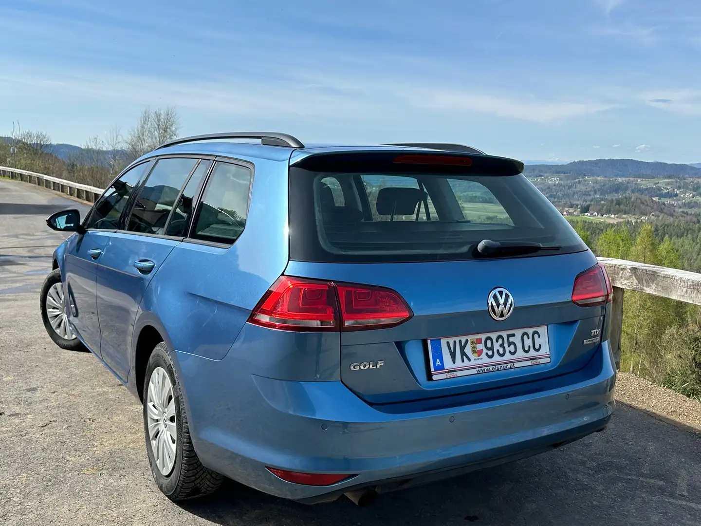 Volkswagen Golf Variant Trendline BMT Blau - 2