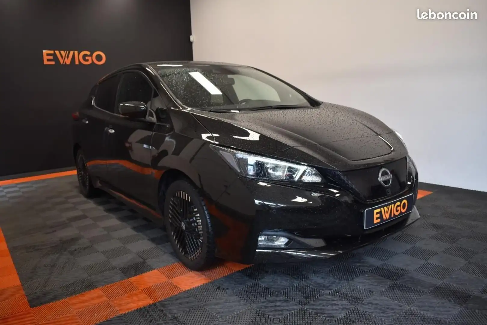 Nissan Leaf CONNECTA ELECTRIC 150 122PPM 40KWH AVEC-BATTERIE C Noir - 1