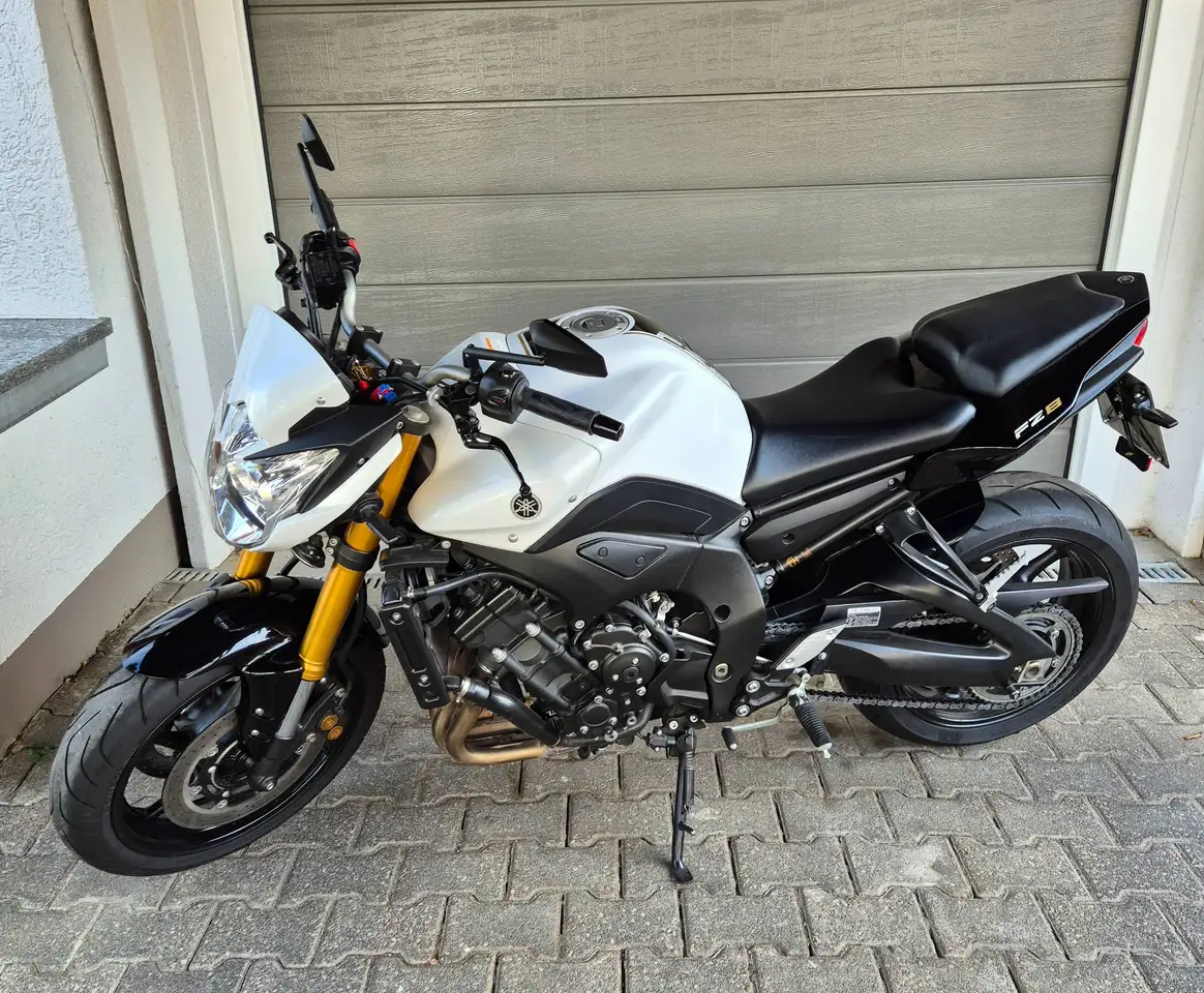 Yamaha FZ 8