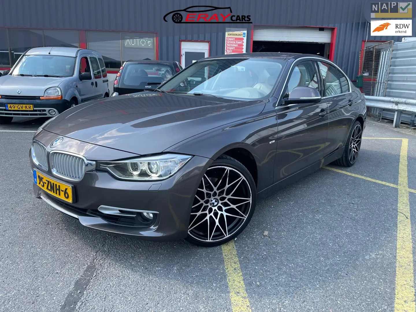 BMW 320 3-serie 320i High Executive / NAP / AUTOMAAT / LEE Bruin - 1