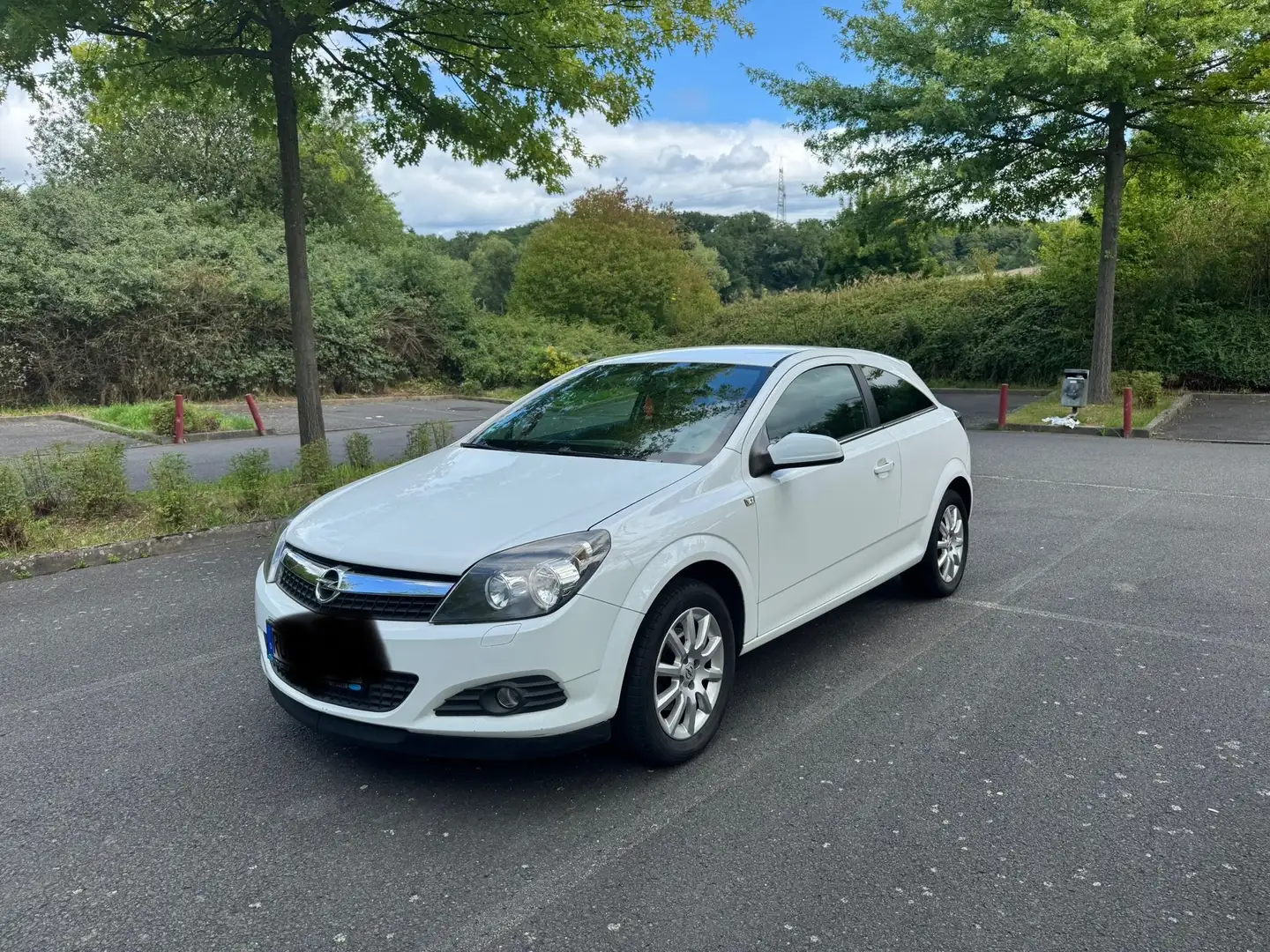 Opel Astra Astra GTC 1.4 Selection 110 Jahre Weiß - 2