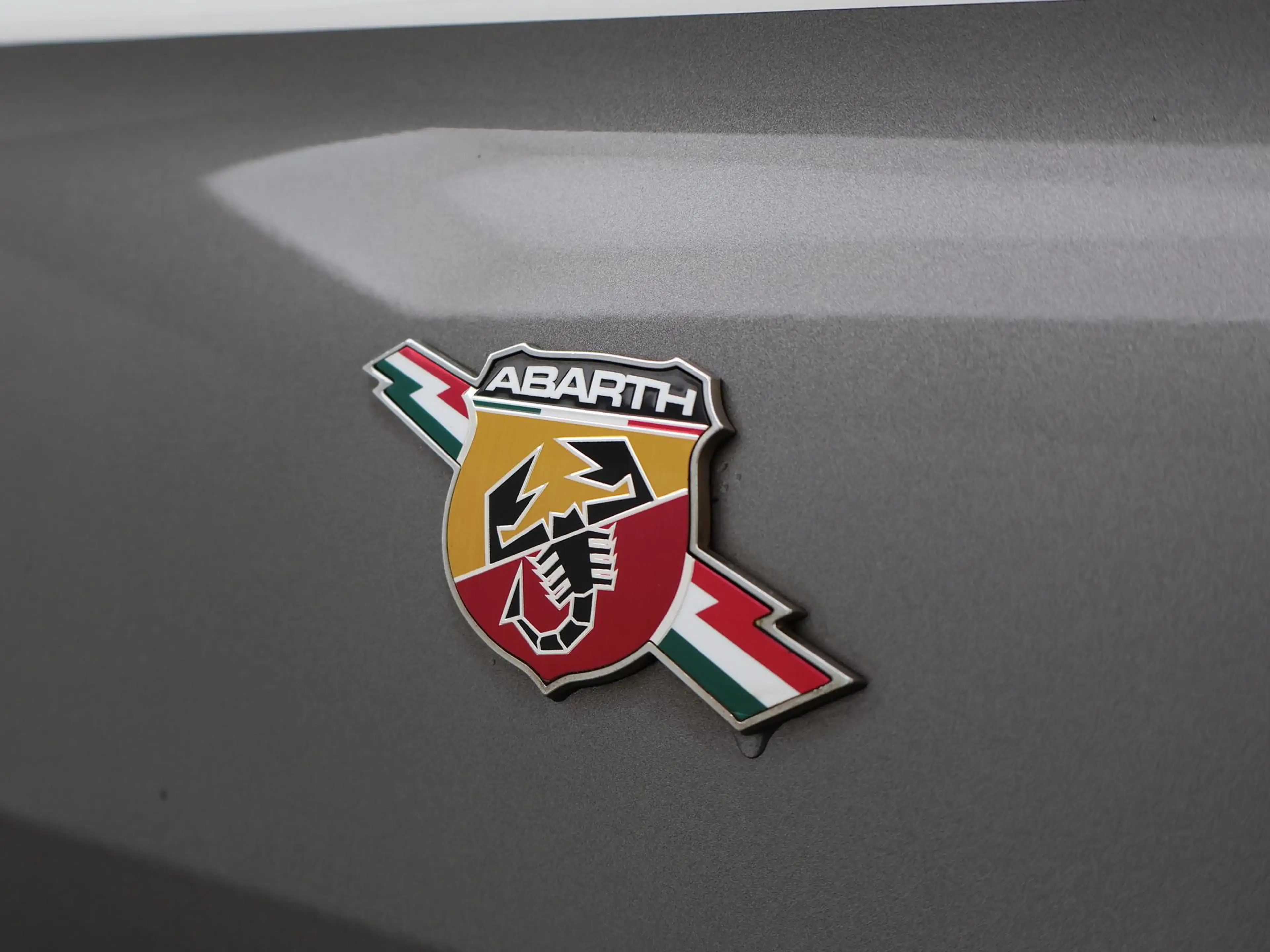 Fiat 500C Abarth 1.4 T-JET 135 PK TWO-TONE + ZWART LEDER | DUBBELE — photo 18