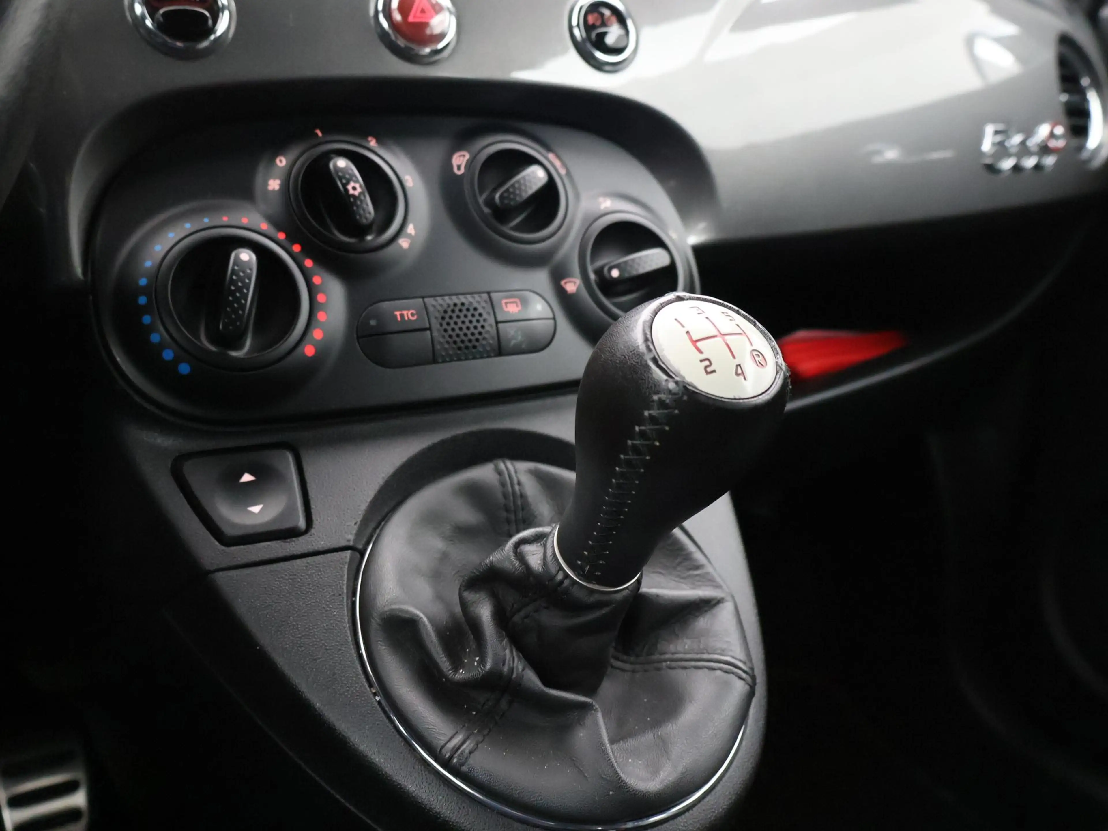 Fiat 500C Abarth 1.4 T-JET 135 PK TWO-TONE + ZWART LEDER | DUBBELE — photo 30