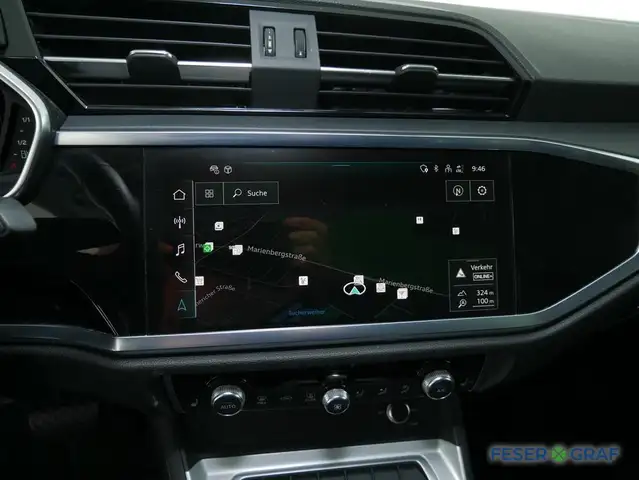 Audi Q3 view 11