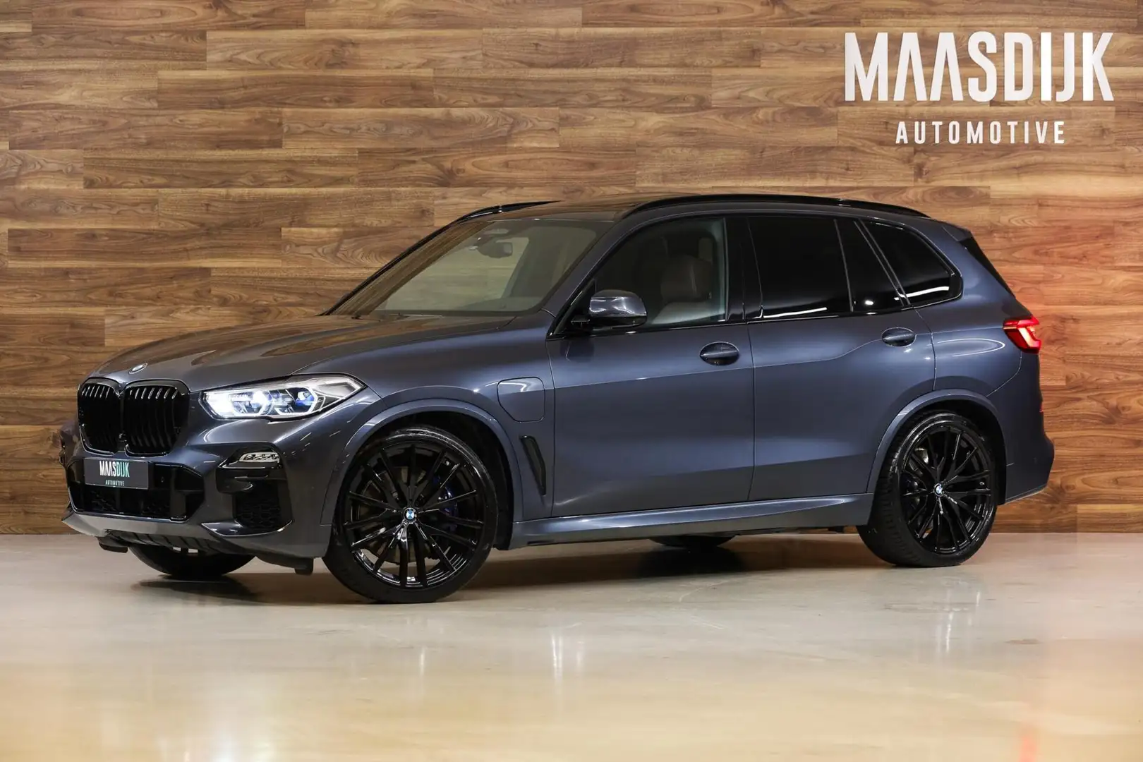 BMW X5 xDrive45e|Individual|Skylounge|Massage|laser|360|H Grijs - 1